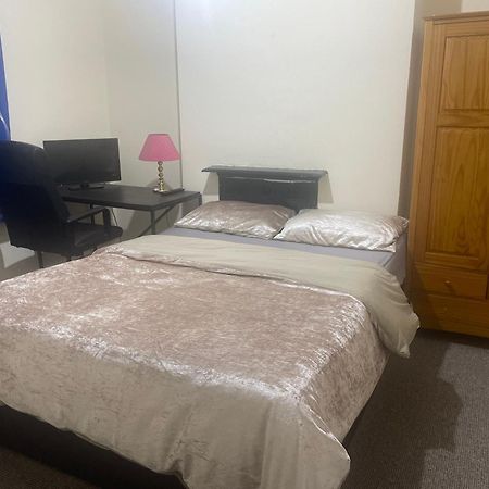 ノッティンガムTransformative Housing Laurie Avenueアパートメント エクステリア 写真