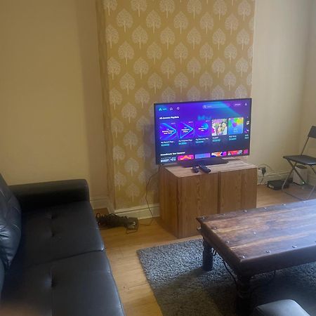 ノッティンガムTransformative Housing Laurie Avenueアパートメント エクステリア 写真